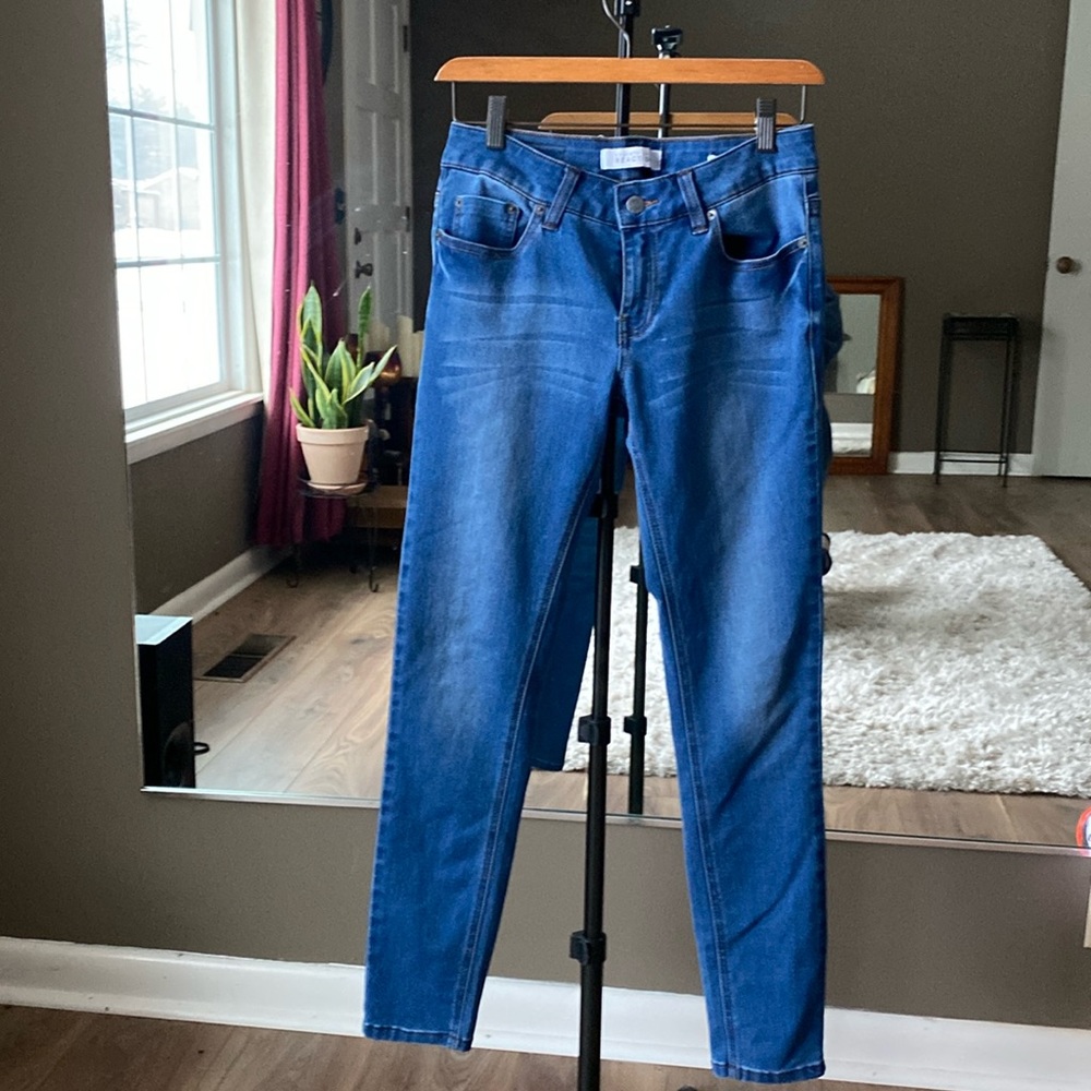 Kenneth Cole Reaction Jeans- size 2- medium wash